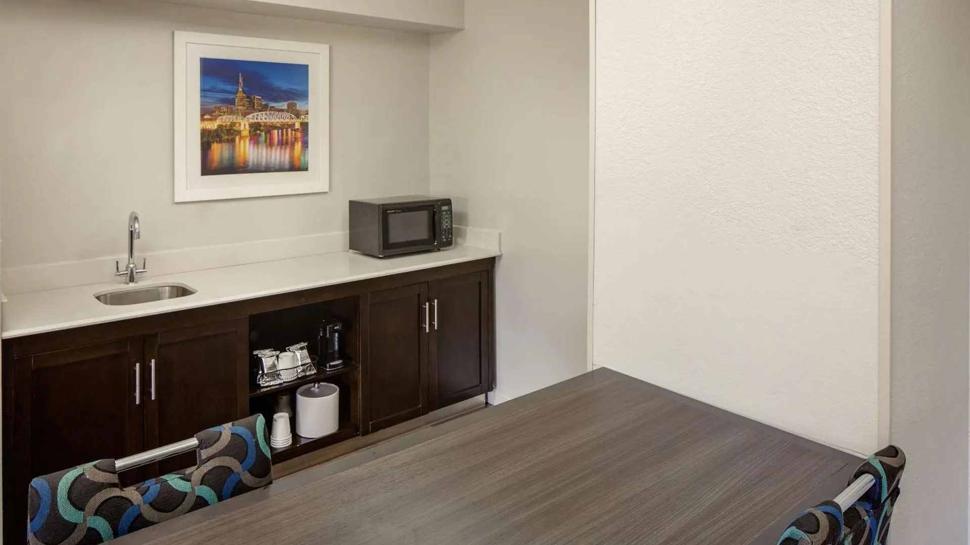 *** Hotel Hampton Inn & Suites Nashville-Airport United States