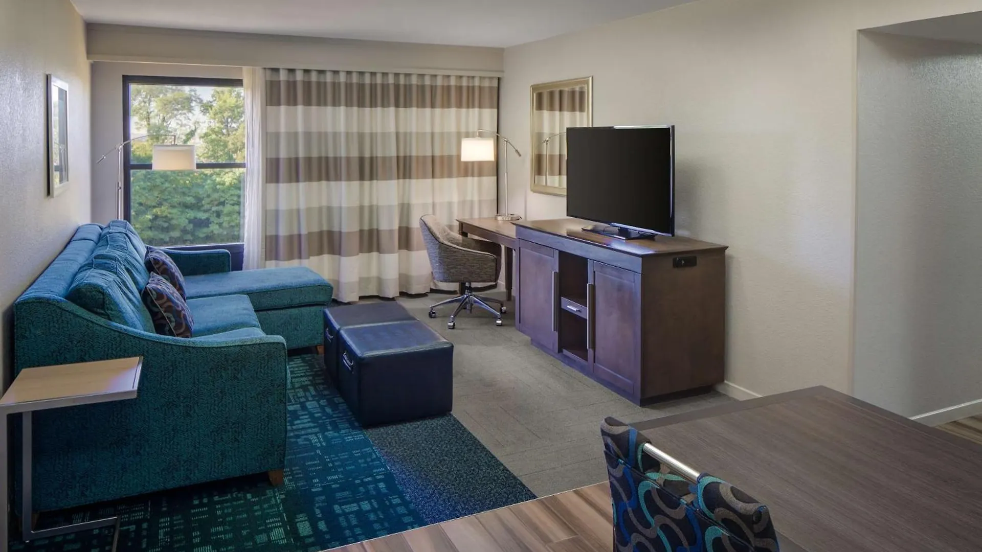 Hampton Inn & Suites Nashville-Airport