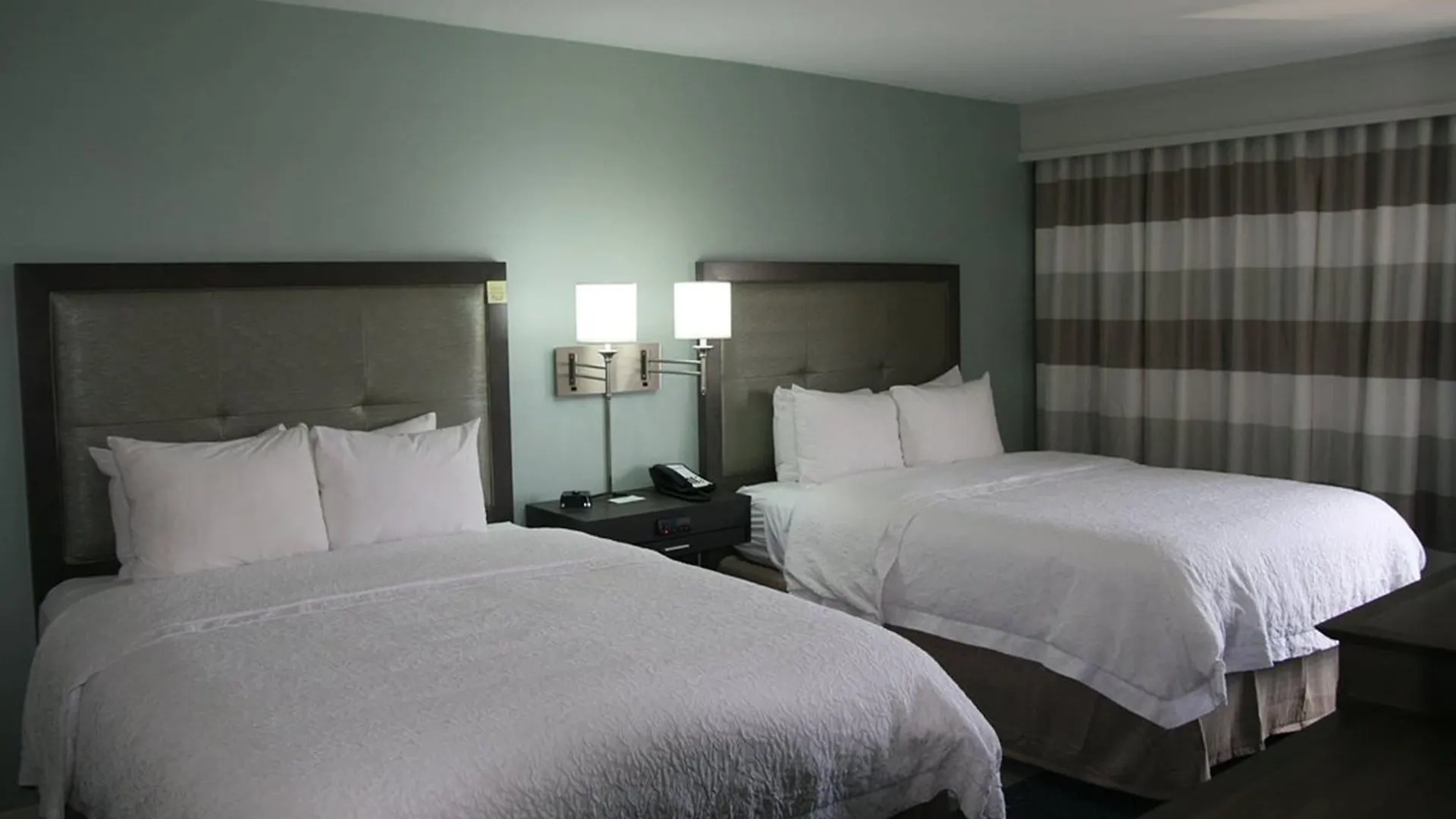 Hampton Inn & Suites Nashville-Airport