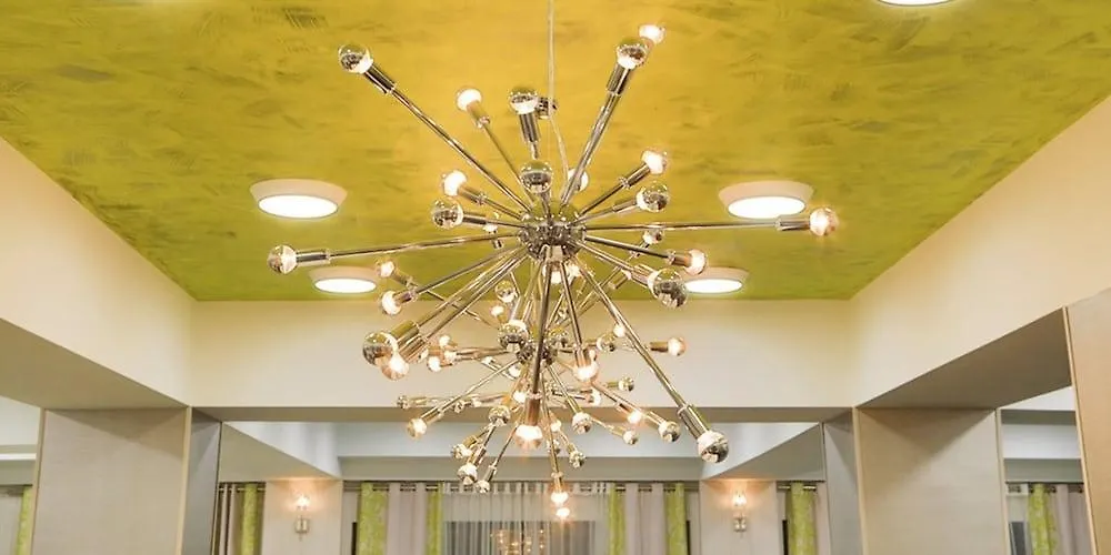 Hampton Inn & Suites Nashville-Airport Hotel